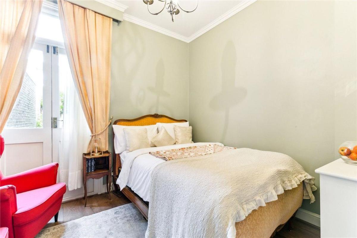 Appartamento Homely 2 Levels Flat W Private Garden