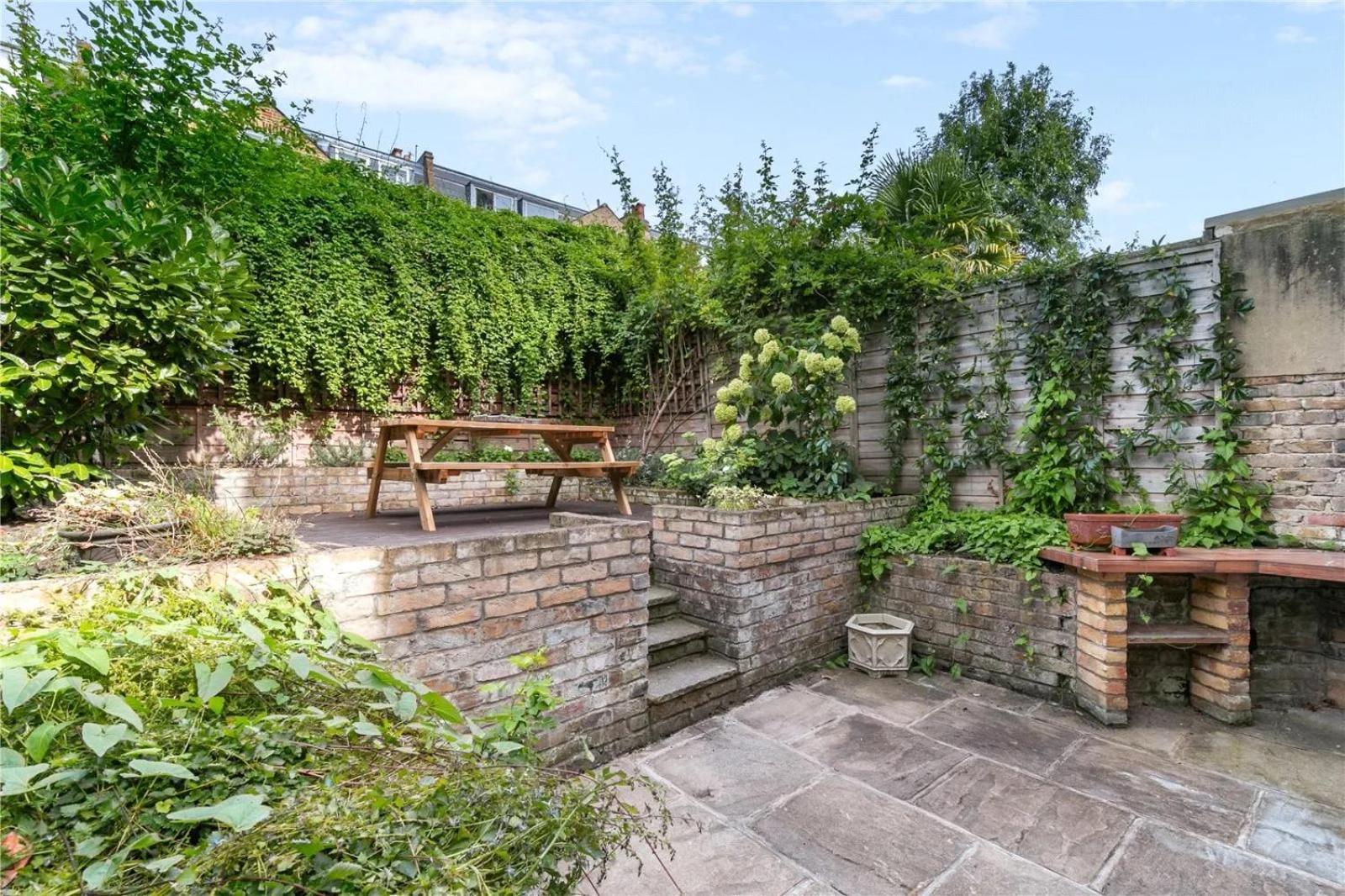 Homely 2 Levels Flat W Private Garden Appartamento